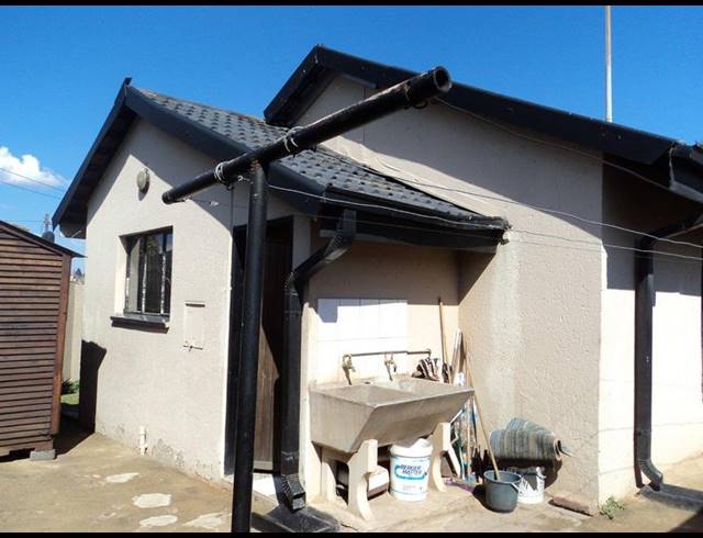 3 BEDROOM HOUSE FOR SALE IN DOBSONVILLE EXT 3